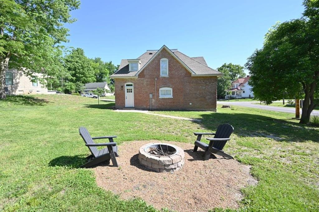 306 Lewis Street Property Photo 13