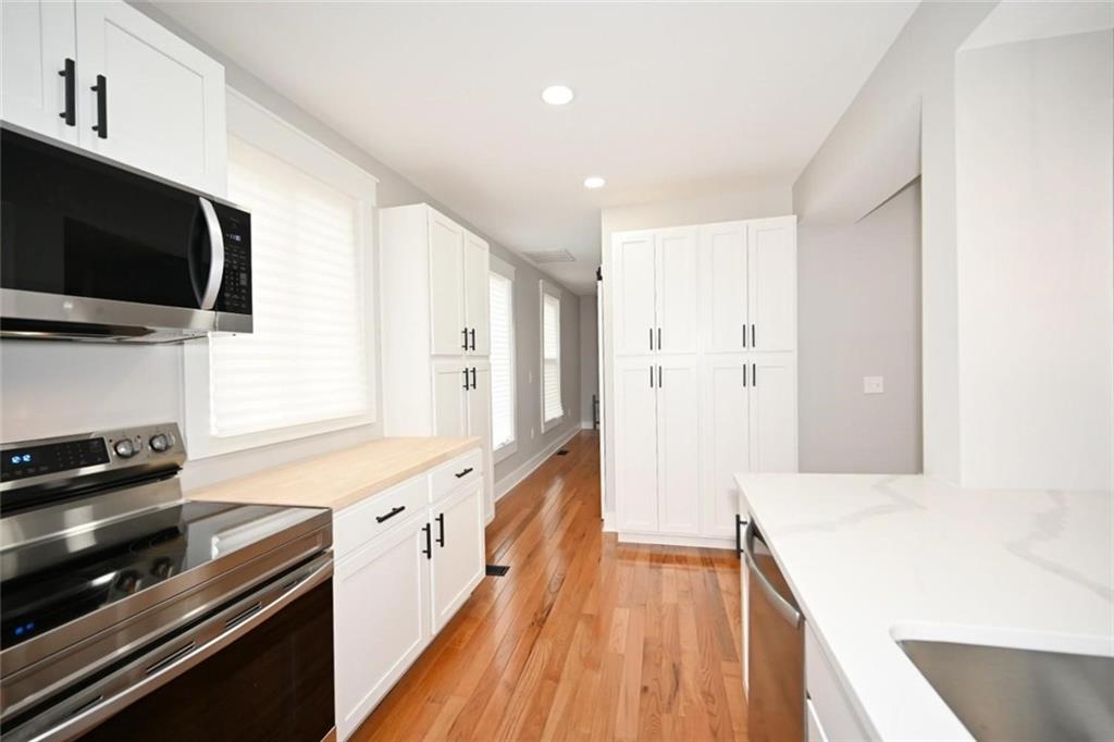 306 Lewis Street Property Photo 26