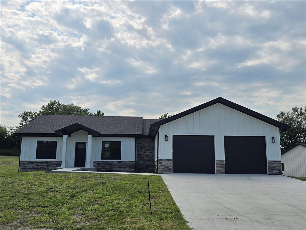 1005 George Court Property Photo 1