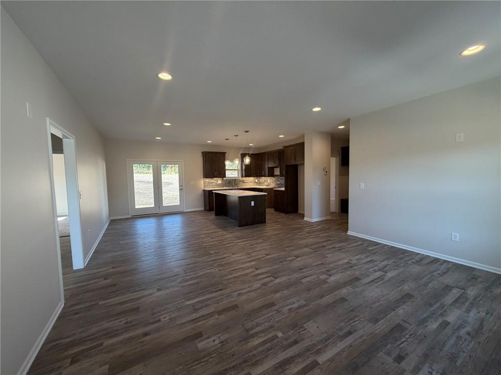 1005 George Court Property Photo 3