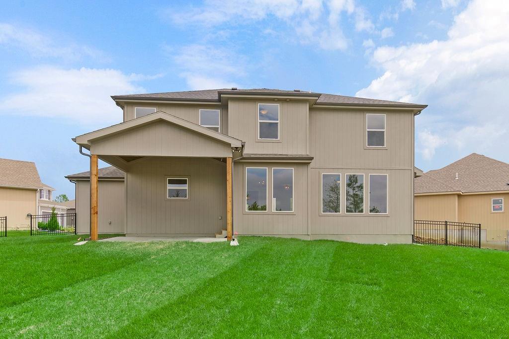 17428 W 163rd Place Property Photo 33