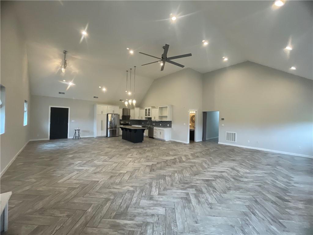 585 Nw 500 Road Property Photo 3