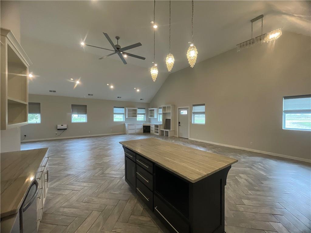 585 Nw 500 Road Property Photo 8
