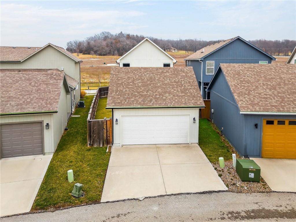 930 S Harmony Avenue Property Photo 3