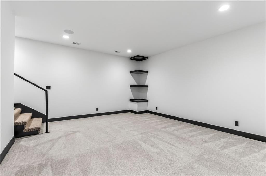930 S Harmony Avenue Property Photo 25