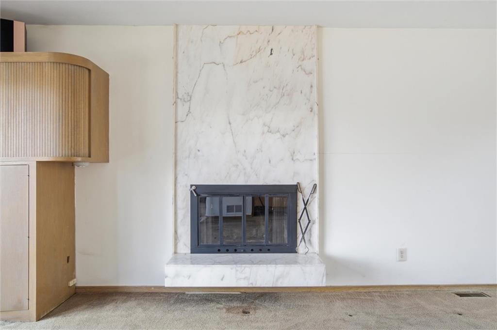 125 Lakeshore Drive Property Photo 14