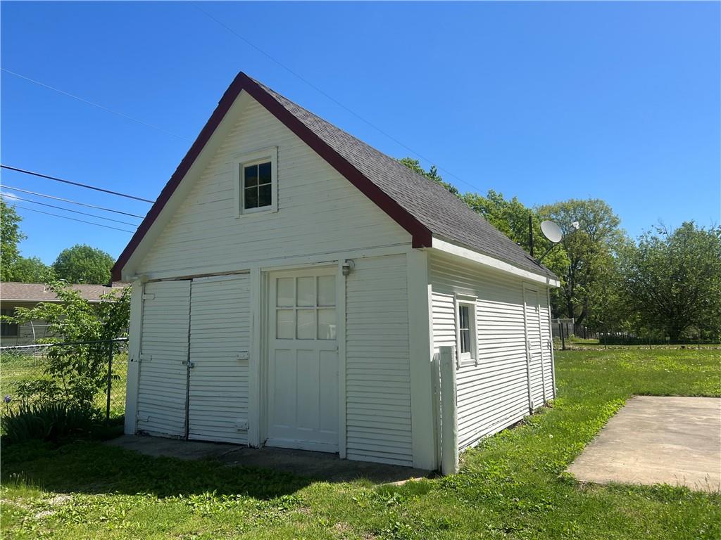 4507 Blue Ridge Boulevard Property Photo 10