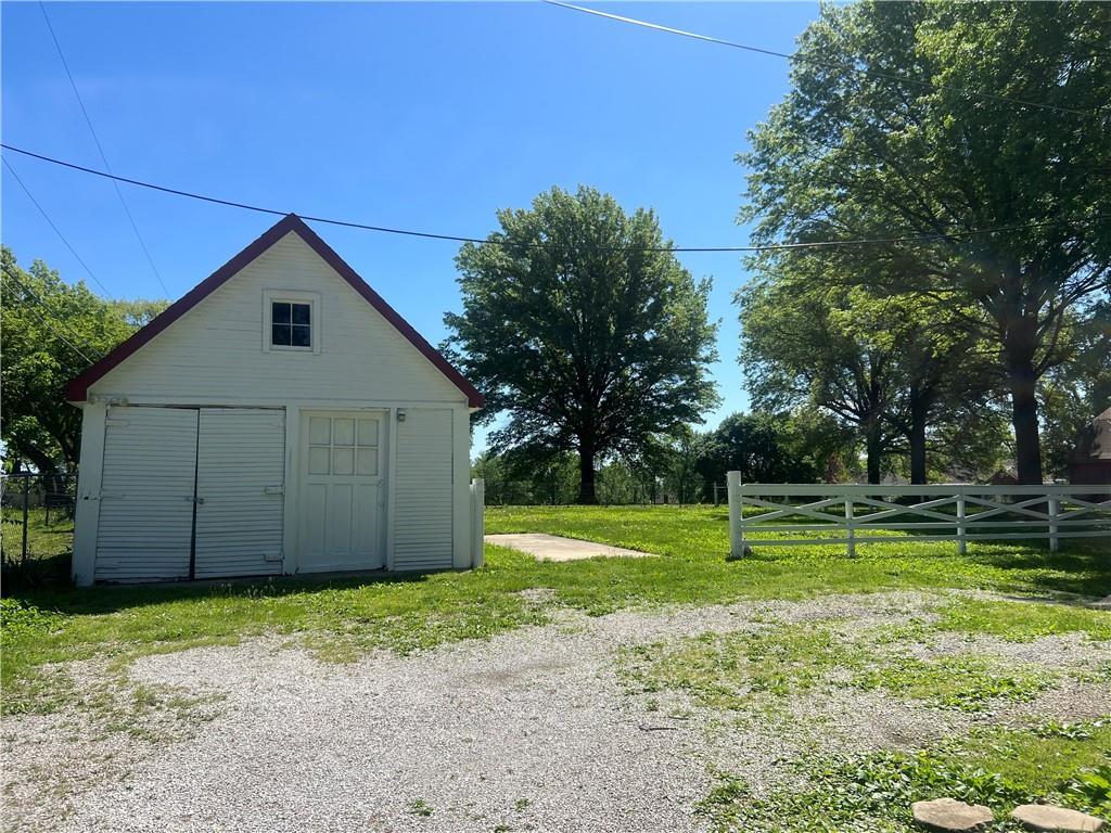 4507 Blue Ridge Boulevard Property Photo 11