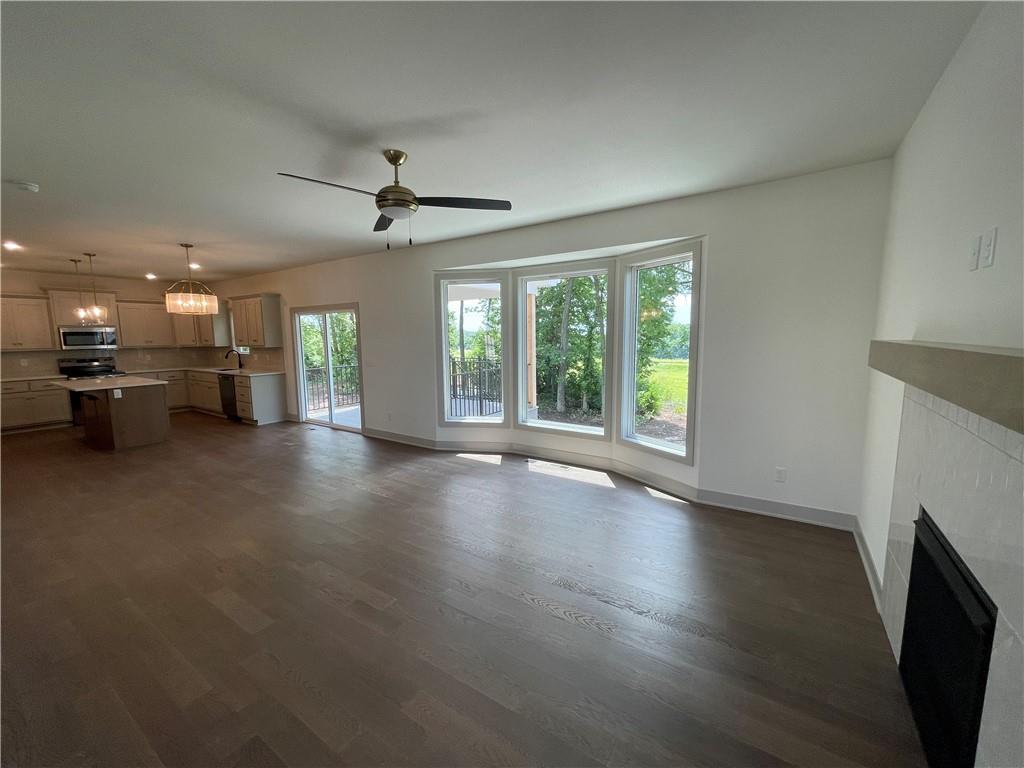 1961 Longview Drive Property Photo 3