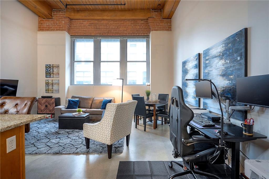 712 Broadway Boulevard Property Photo 3
