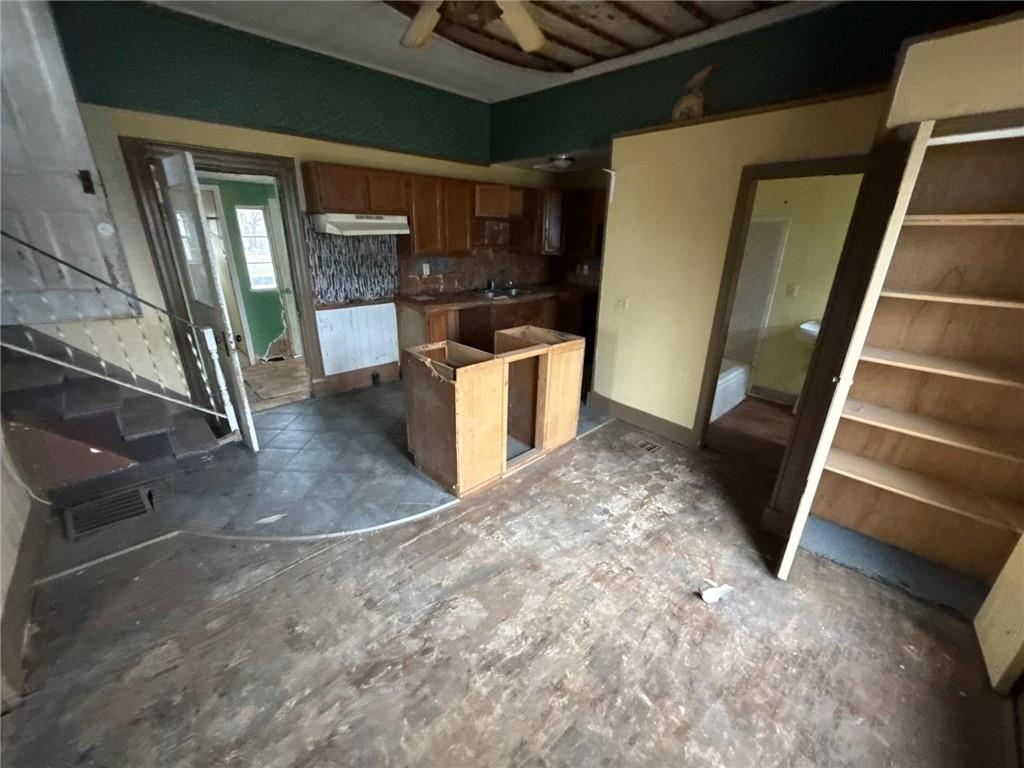 211 S 6th Street Property Photo 7