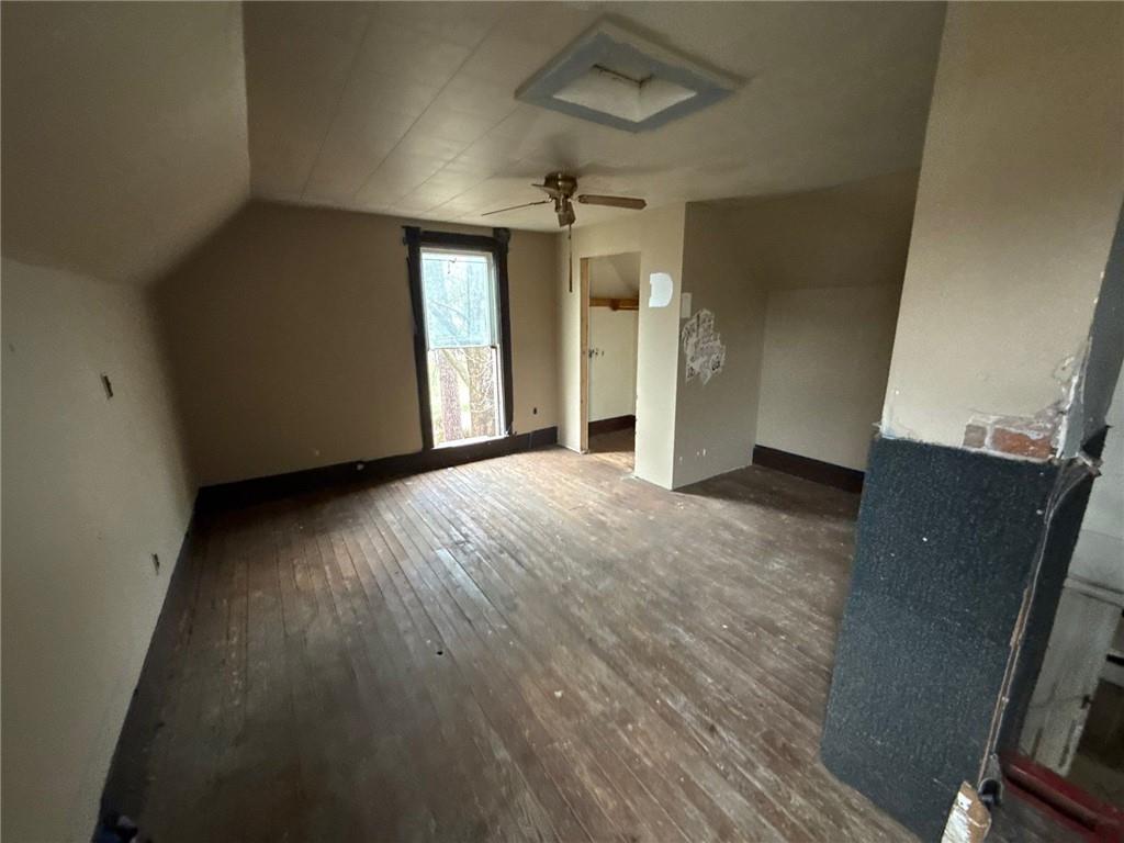211 S 6th Street Property Photo 9