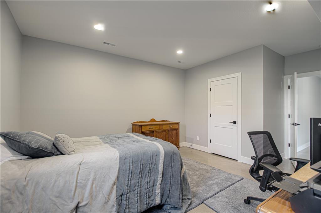 13504 Oakridge Drive Property Photo 33
