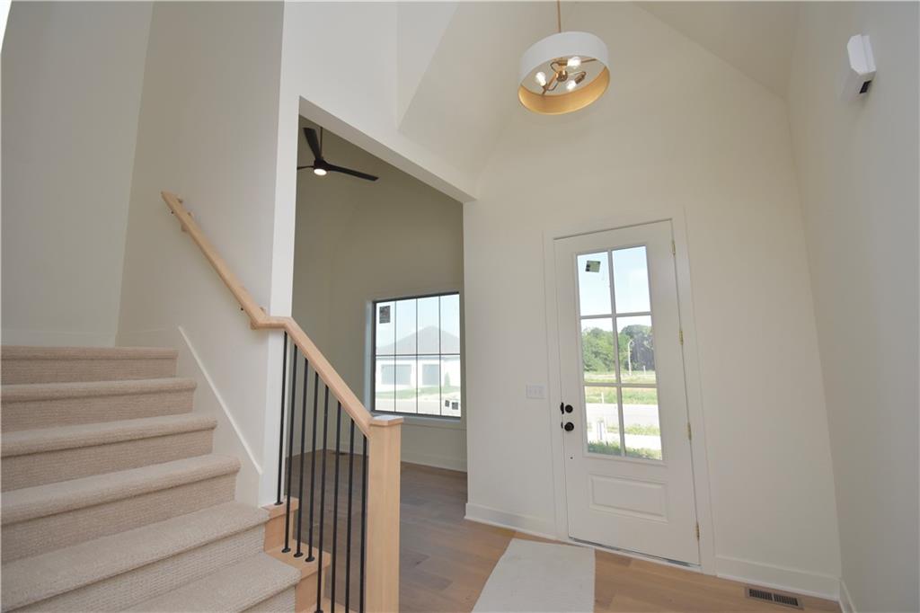 7636 N Booth Avenue Property Photo 3