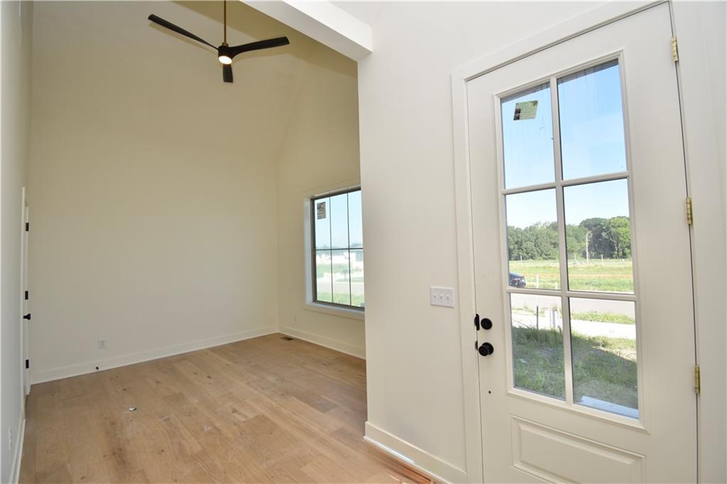 7636 N Booth Avenue Property Photo 4