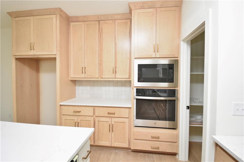 7636 N Booth Avenue Property Photo 14