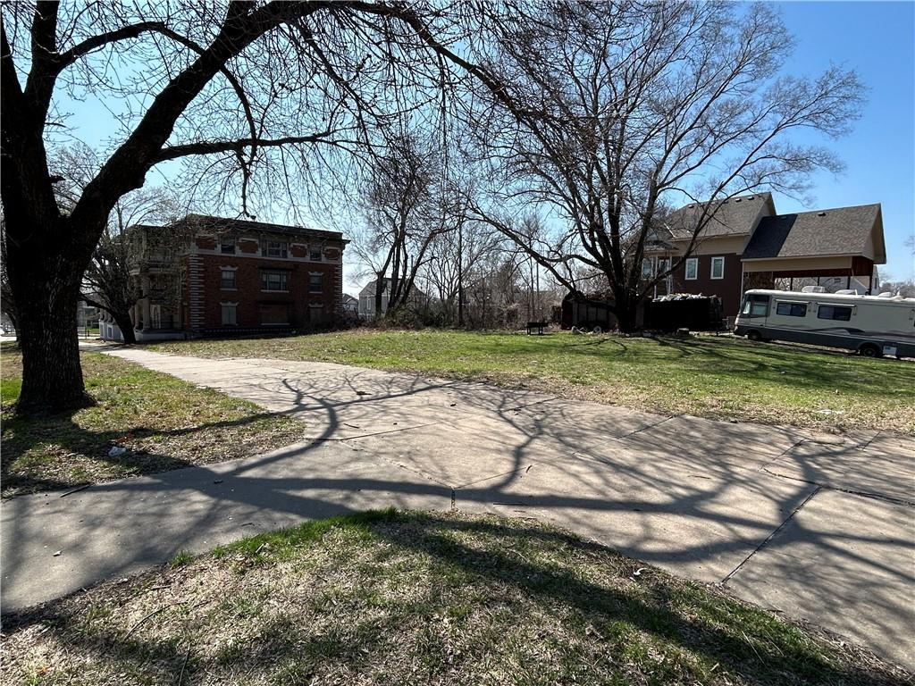 900 Benton Boulevard Property Photo 1