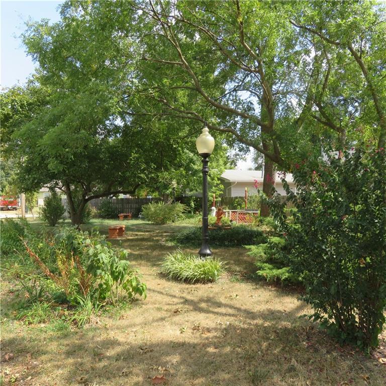 215 S Cottonwood Street Property Photo 5