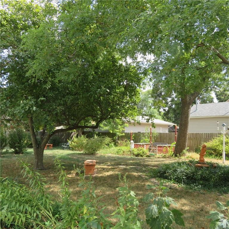 215 S Cottonwood Street Property Photo 6