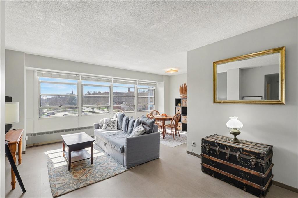 333 W Meyer Boulevard Property Photo 3