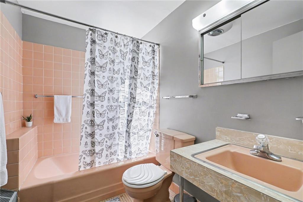 333 W Meyer Boulevard Property Photo 11