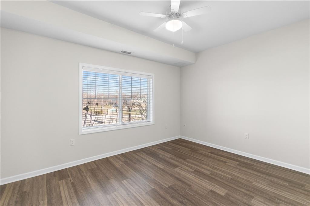2651 Nw Barry Road Property Photo 12