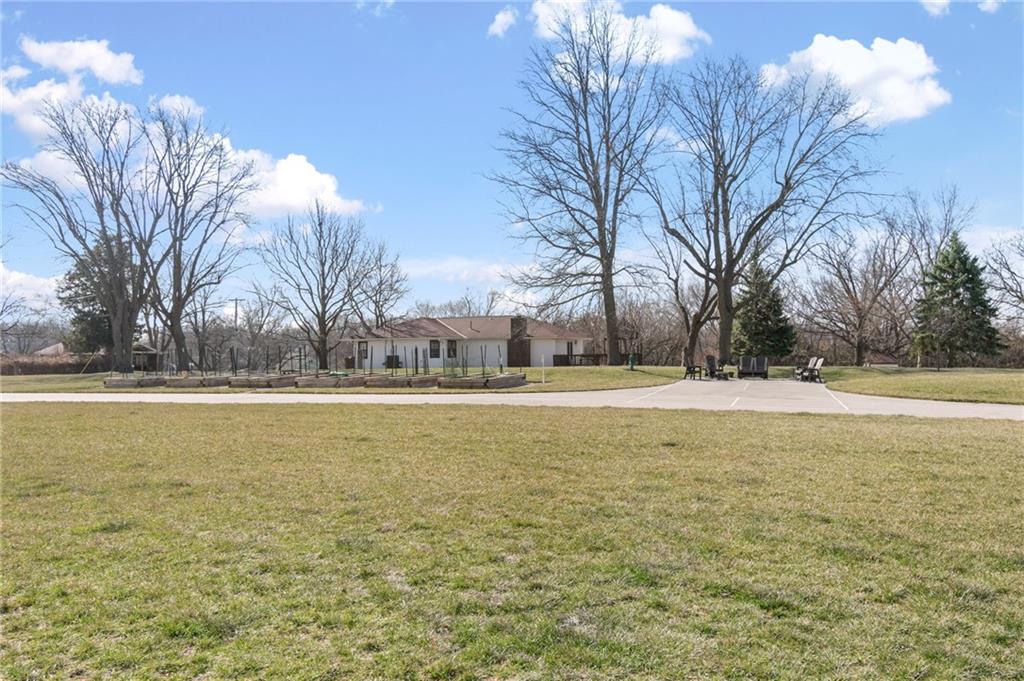 2651 Nw Barry Road Property Photo 34