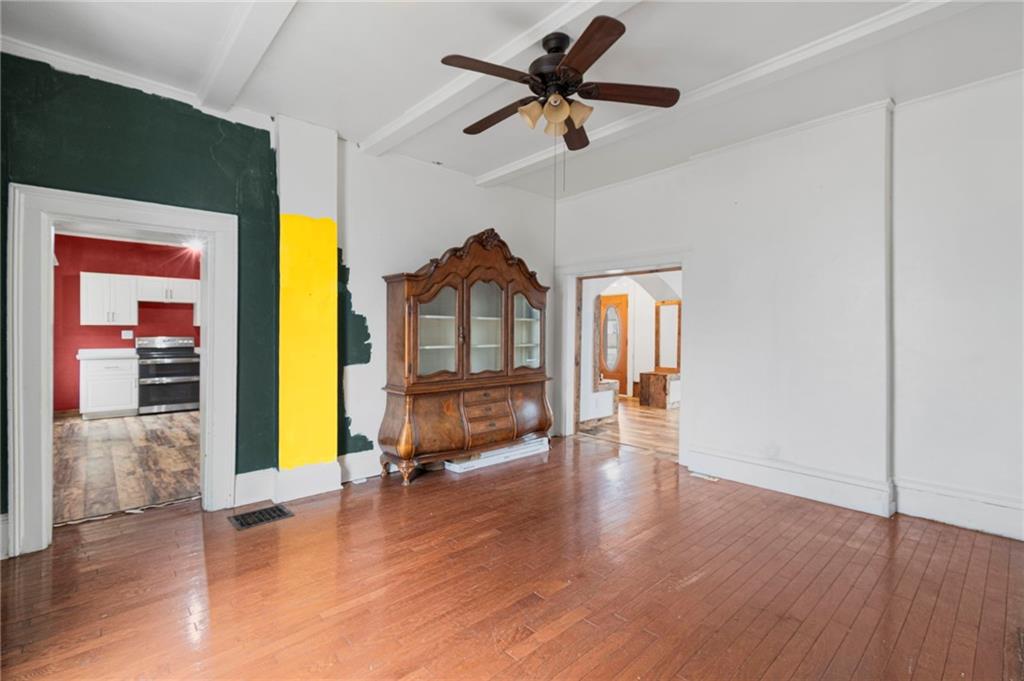 608 W Maple Street Property Photo 7