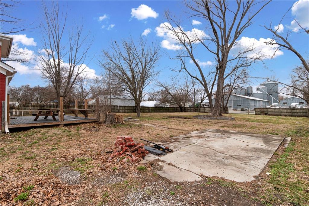 608 W Maple Street Property Photo 29