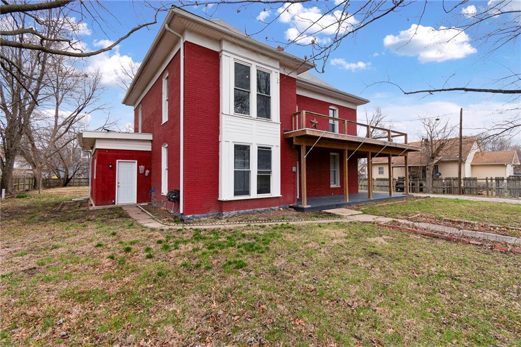 608 W Maple Street Property Photo 33