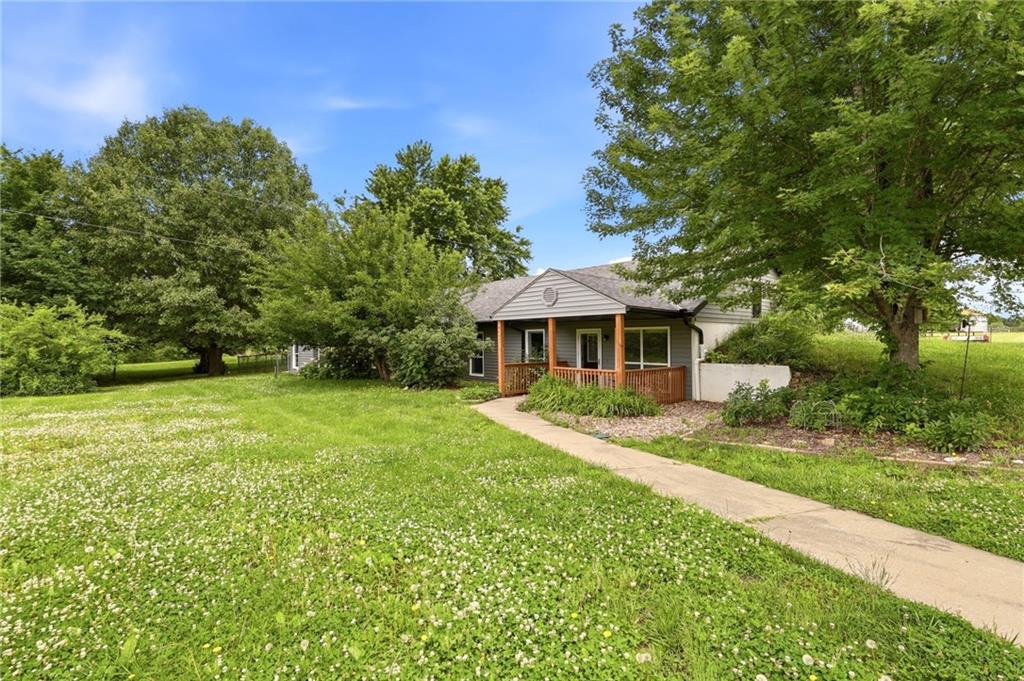 1641 Nw 100 Road Property Photo 3