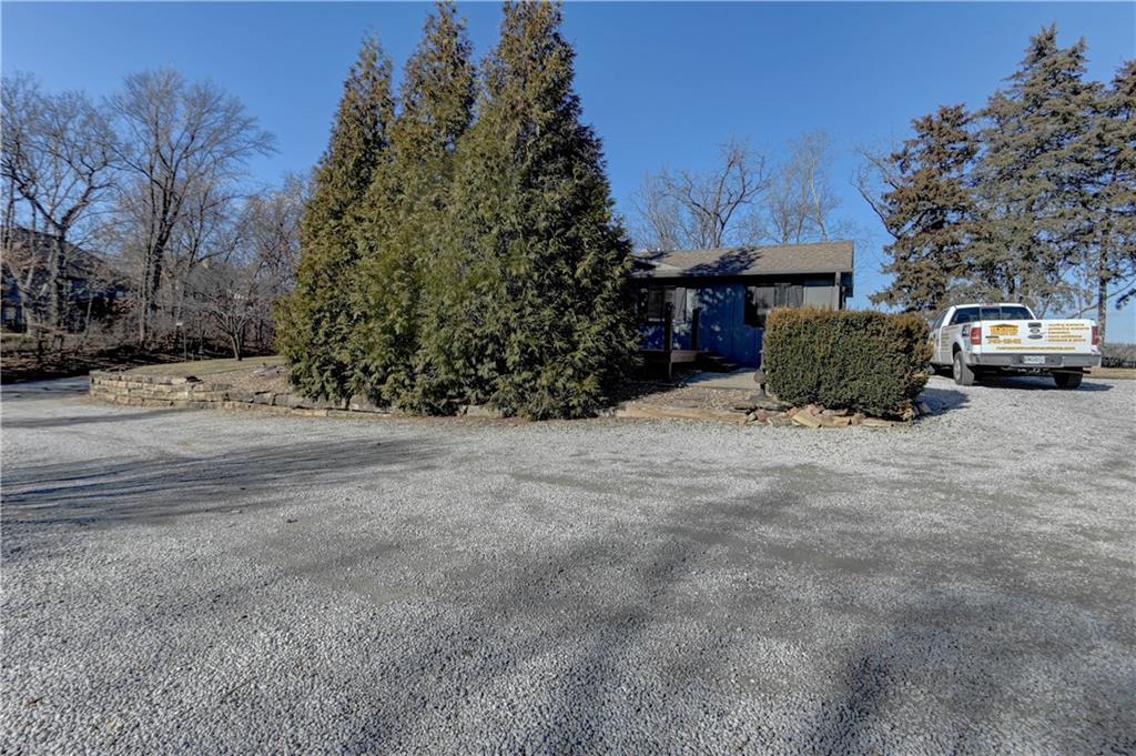 6121 Nw Klamm Road Property Photo 19