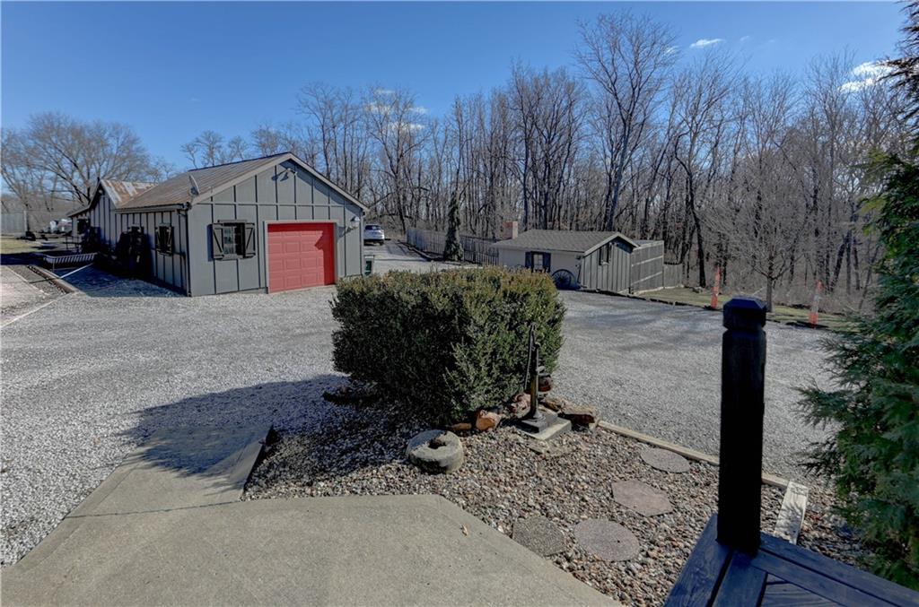 6121 Nw Klamm Road Property Photo 25