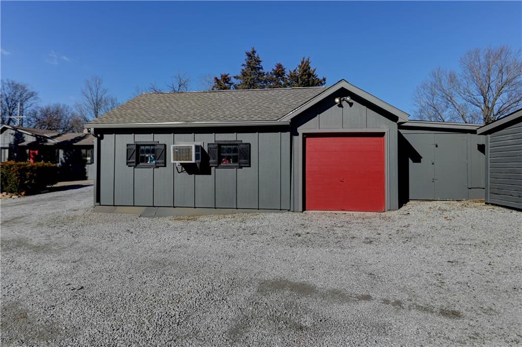 6121 Nw Klamm Road Property Photo 26