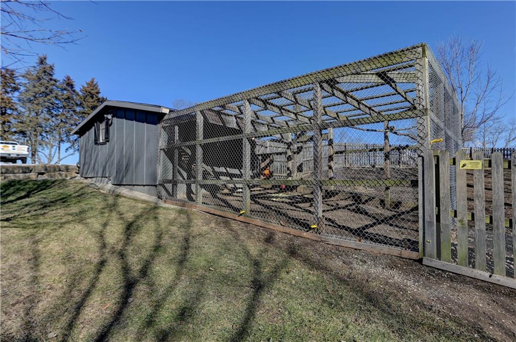 6121 Nw Klamm Road Property Photo 31