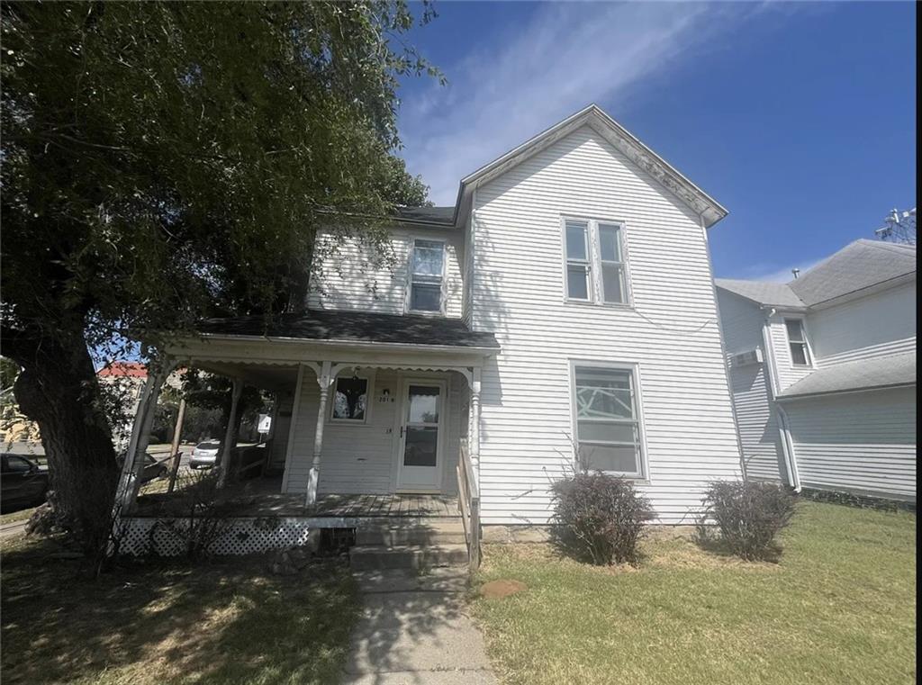 201 E Culton / 203 N College Street Property Photo 1