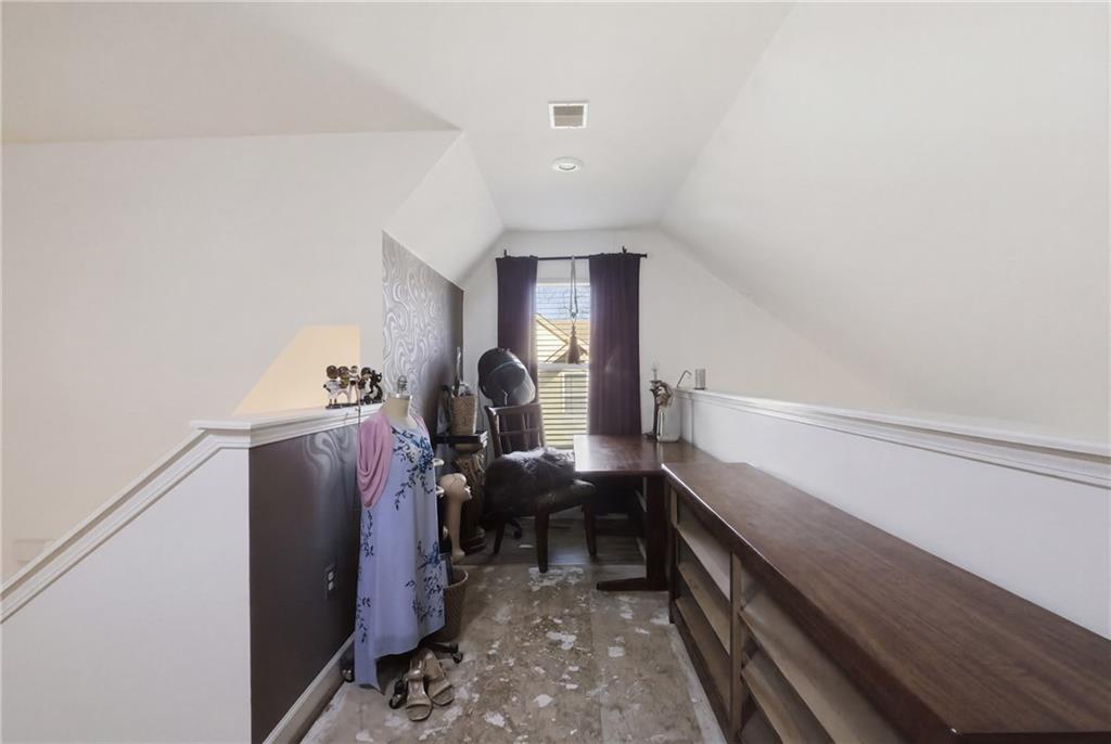7621 E Bannister Road Property Photo 14