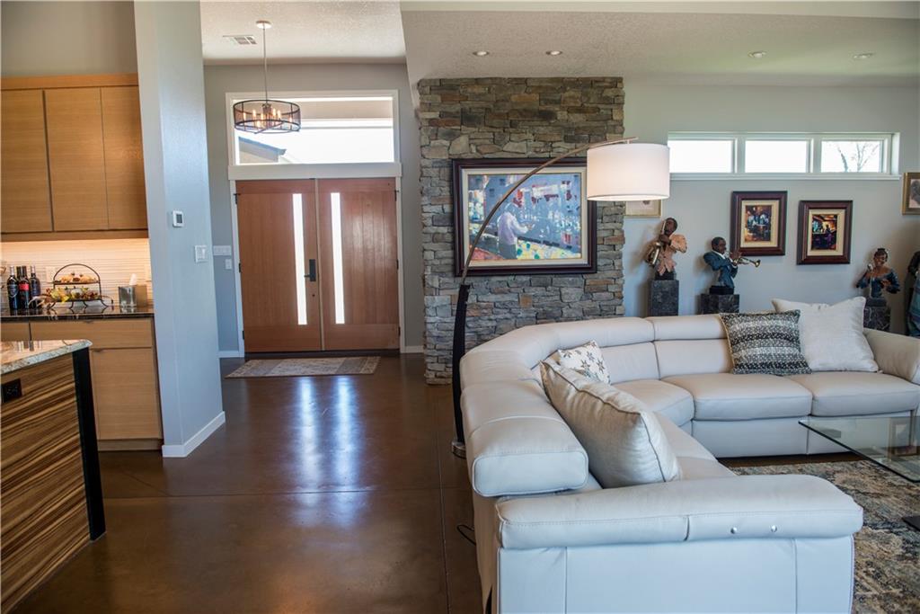 11 E 1100 Road Property Photo 6