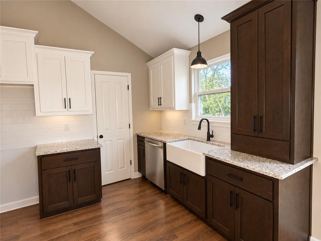 2724 N 21st Place Property Photo 3