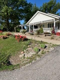210 Berry Street Property Photo 4