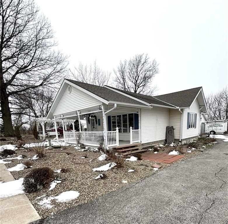 210 Berry Street Property Photo 8