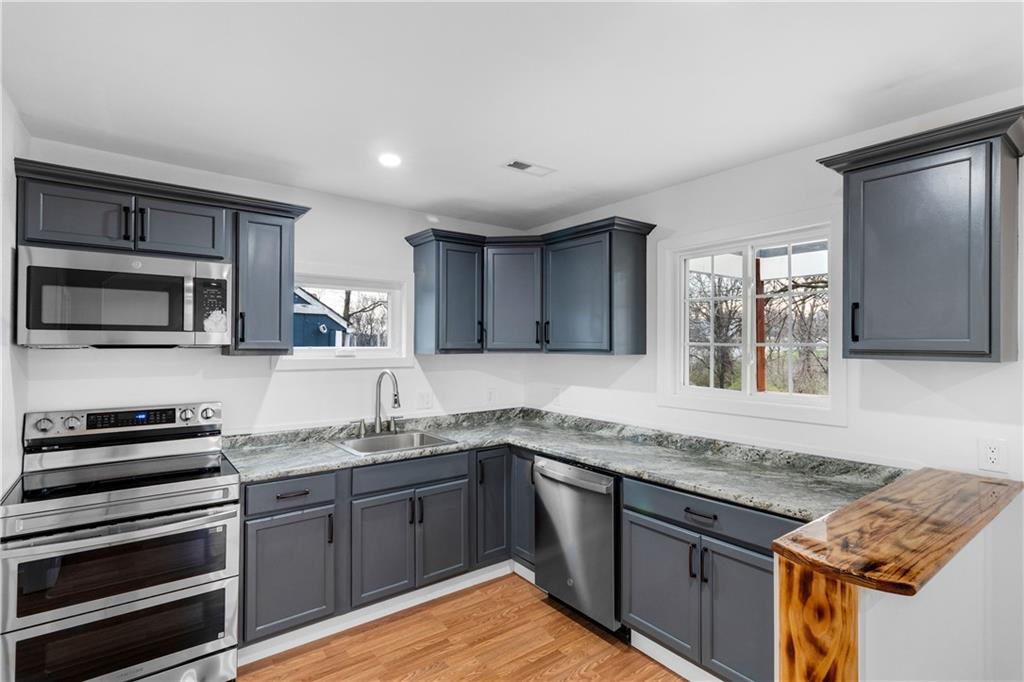 3837 Olive Street Property Photo 4