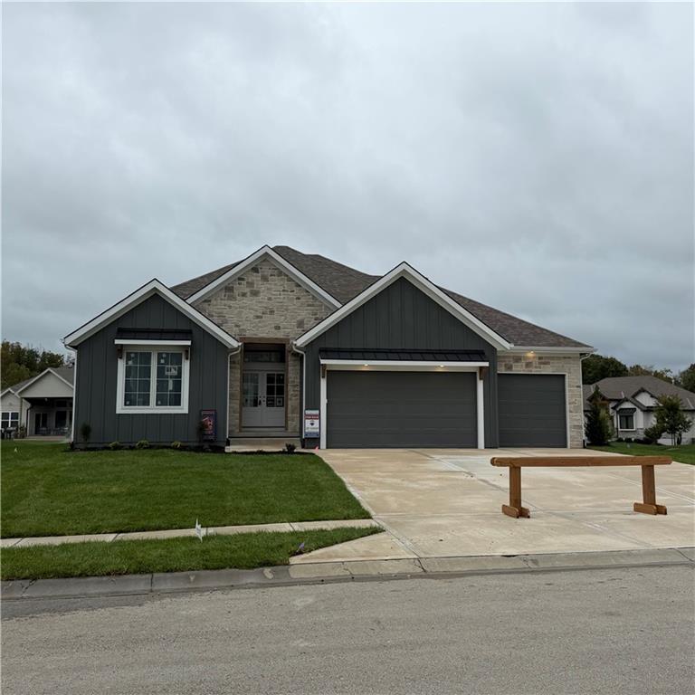 2304 Foxtail Drive Property Photo 1