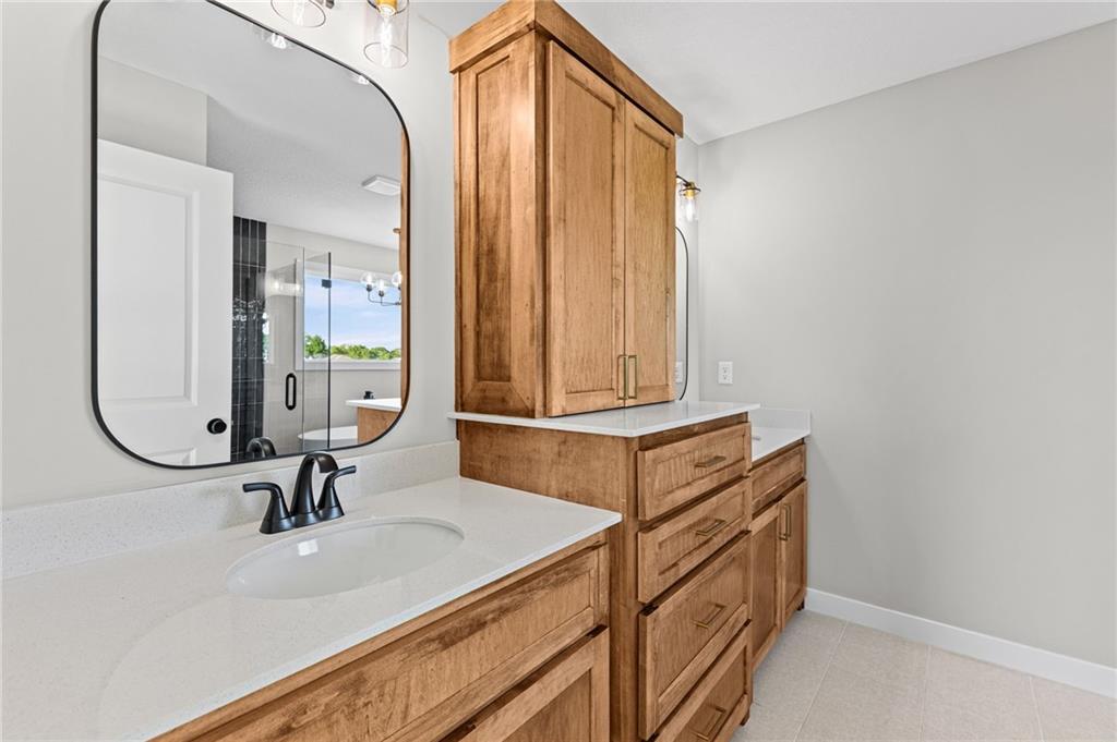 12242 S Emerald Street Property Photo 16