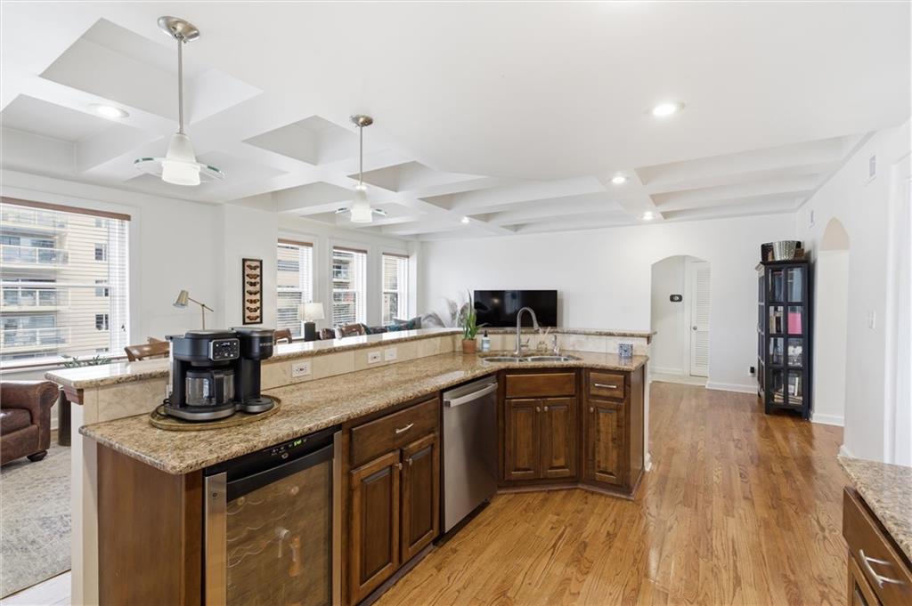 229 Ward Parkway Property Photo 10