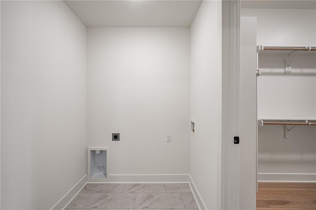 9603 Red Oak Drive Property Photo 33