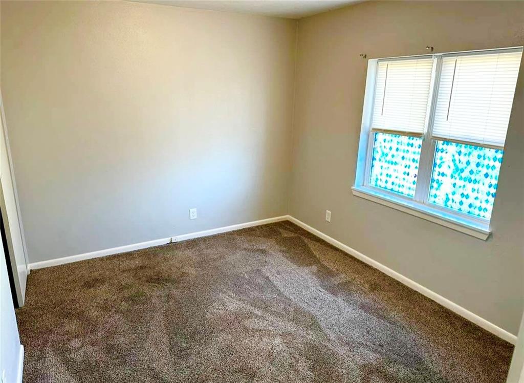 310 E Franklin Street Property Photo 9