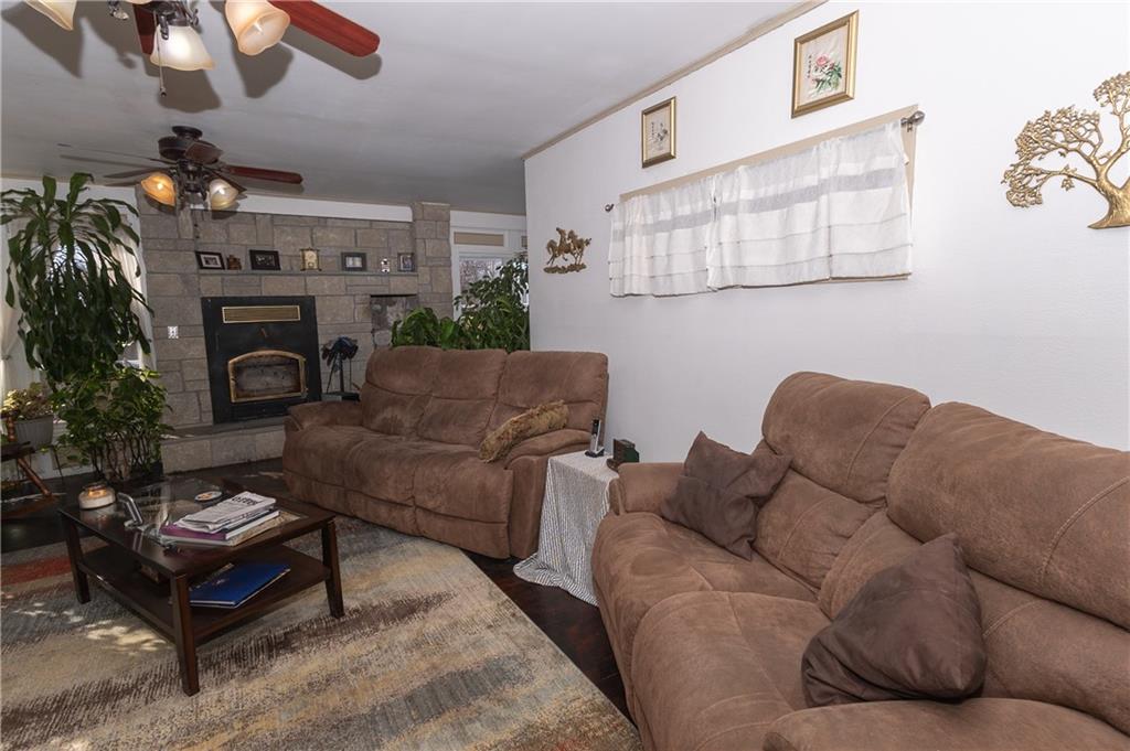 703 E 4th Street Property Photo 7