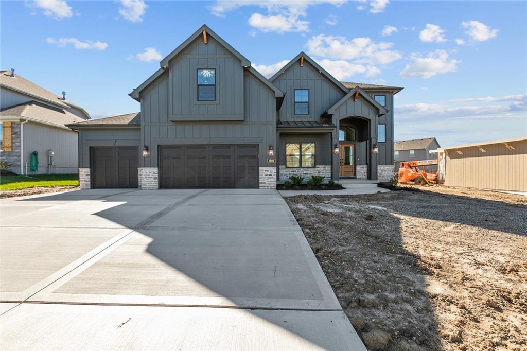 4801 NW Montebella Drive Property Photo 1