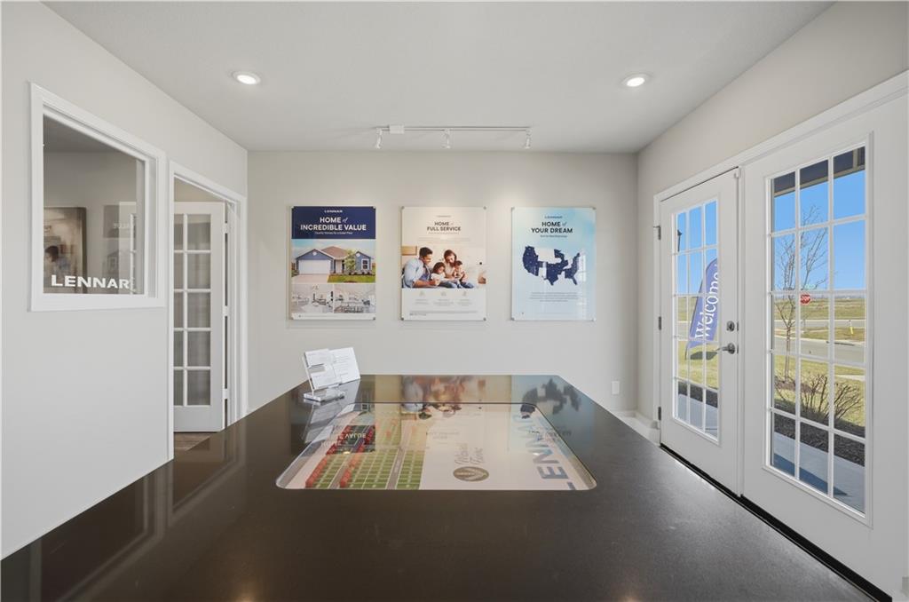 20385 W 193rd Lane Property Photo 11